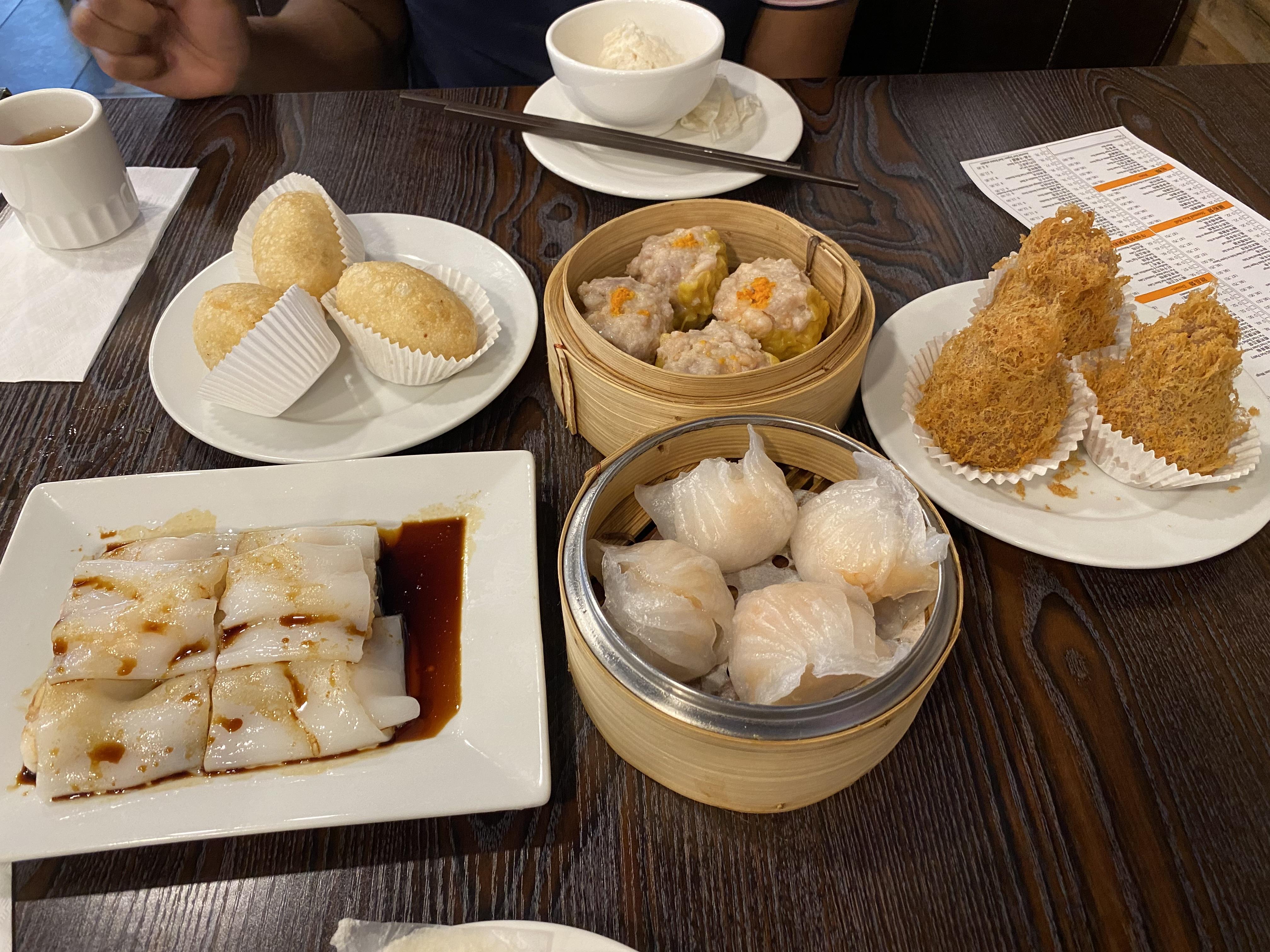 LUCKY KITCHEN(ALL DAY DIMSUM RESTAURANT) 美味小厨